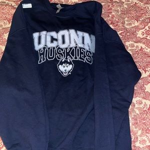 UCONN sweatshirt